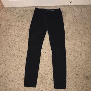 Knee ripped American Eagle Jeans